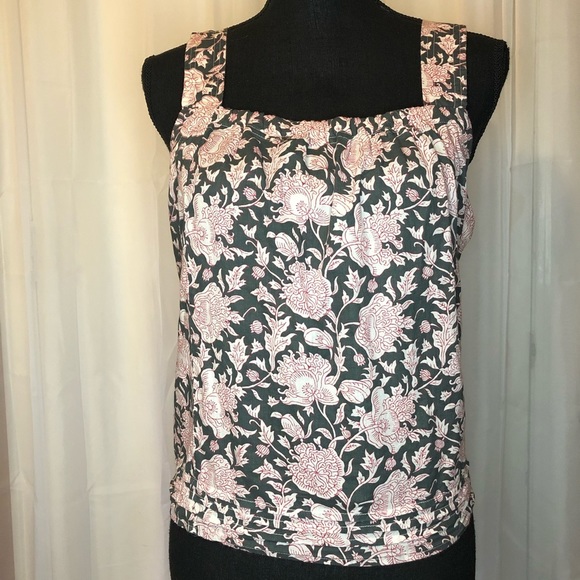 wantable Tops - Square Neck/Back Sleeveless Crop Top